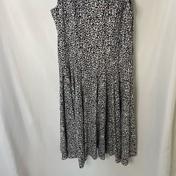 Nicole Miller leopard print with light pink and green - Picture 2 of 7